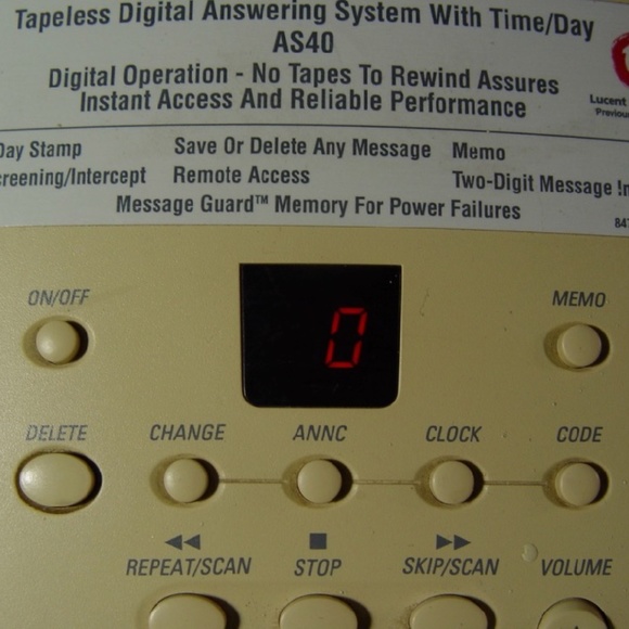 Lucent Technologies Tapeless Digital Answering System with Time/Day AS40 - Picture 4 of 4